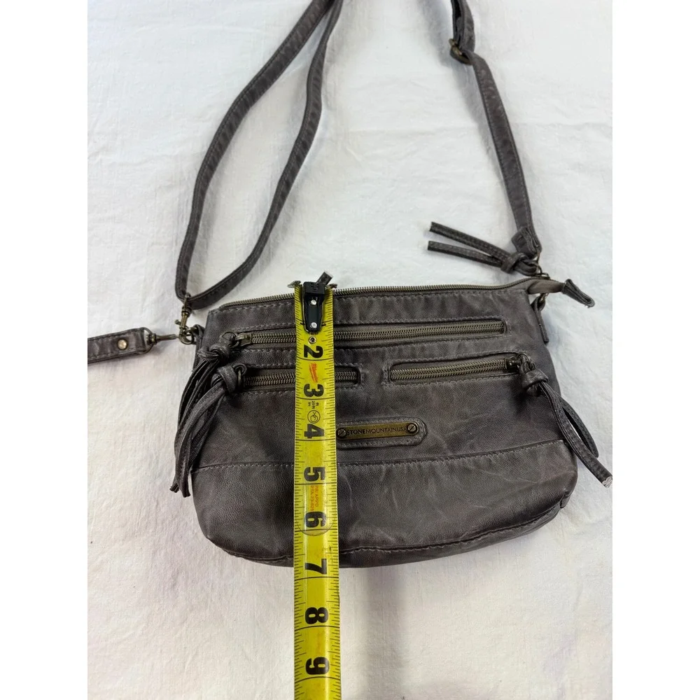 Stone‎ Mountain USA Grey Faux Leather Multi-Pocket Crossbody Bag 9AF1214-5